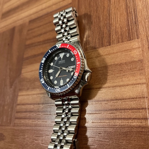 Seiko SKX009K1 Diver All Original Mint Condition - Picture 3 of 9